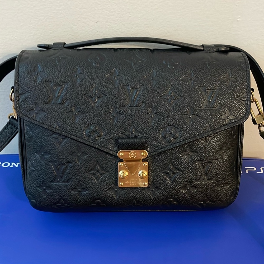 Louis Vuitton Monogram Empreinte Pochette Métis-Black